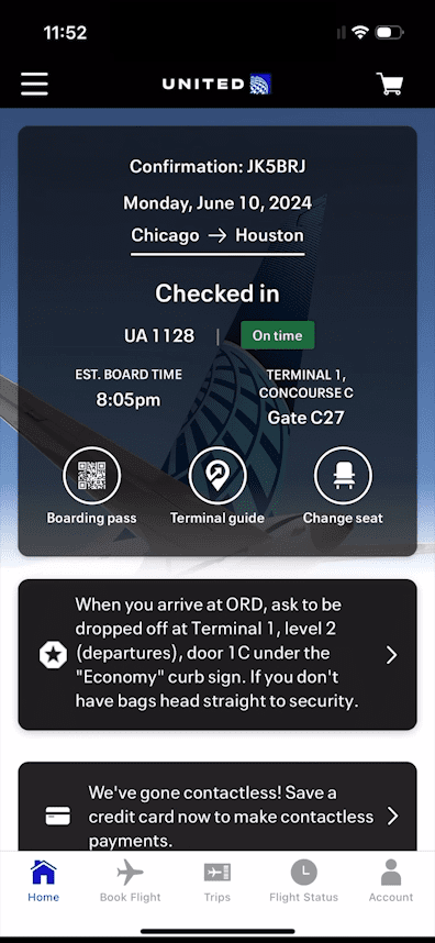 ユナイテッド航空のオンラインチェックインの画面。搭乗便と時刻、ターミナルの案内がされている。